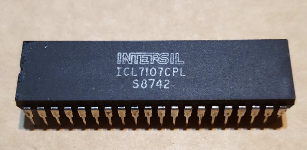 ICL7107的原理与特性