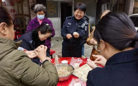 祝福龙年 欢聚一堂-祝福龙年欢聚一堂手抄报