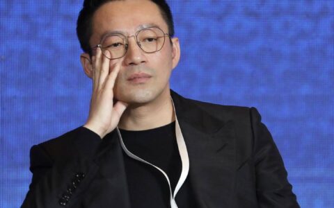 汪小菲公开离婚协议书泄露大S信息遭起诉-汪小菲访谈节目很爱大s