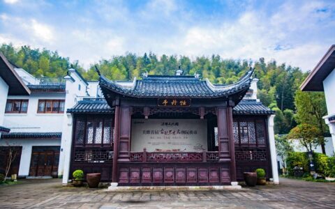 原创
            遂昌关雎文化园，粉墙黛瓦，庭院深深，拍摄古风照的好去处-遂昌关雎小镇