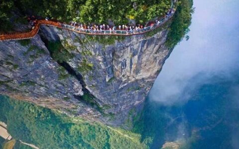 张家界旅游当地评价较好旅行社推荐 张家界旅游当地旅行社报价多少