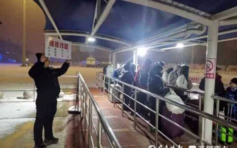 护航回家路！烟台交通执法人员凌晨坚守及时疏运