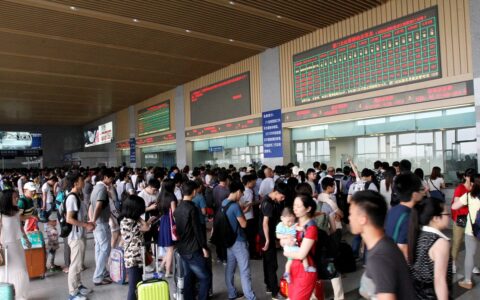 五一假期火车票开售，抢票大战即将开始！🚂💨