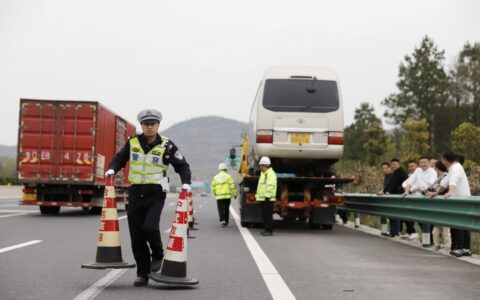 安徽高速三入口因突发状况临时封闭