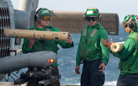 泰坦尼克号潜艇搜索：捕捉水下噪音的声纳浮标是什么？