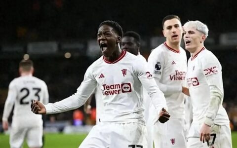 怕吃盒饭？加纳乔两度点赞质疑滕哈赫言论又取消 踢樱桃半场被换