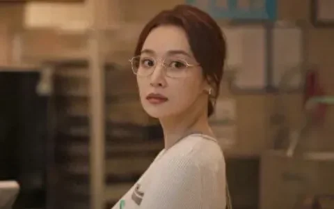 城中之城赵辉对周琳表明爱意。