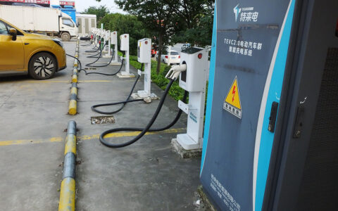 俄罗斯加速电动汽车充电站网络建设，为绿色出行提供新动力