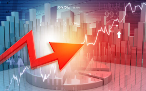 沪深两市成交额突破8000亿：揭秘背后的市场力量与投资者心态