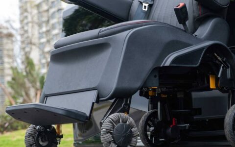 单配26km续航座椅，支持原地掉头，传祺E9电动福祉版上市