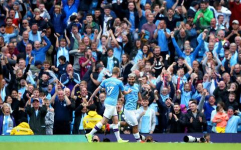 英超-德布劳内传射 阿圭罗双响 曼城4-0主场告捷