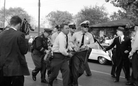 从汉江大桥示威被救事件看：个体行动与社会责任的交织