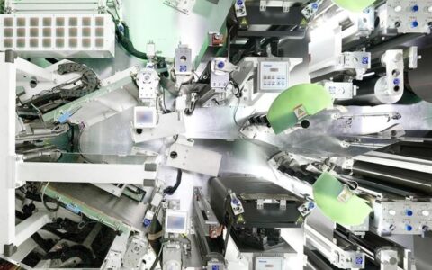 蜂巢能源第三代高速叠片技术，更好满足新能源市场需求