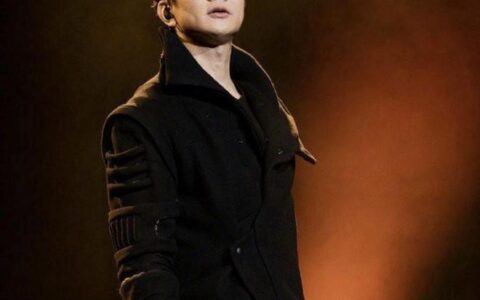 林俊杰新歌《愿与愁》首唱感动万千乐迷