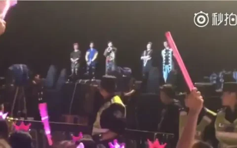 如何看待周杰伦在西安演唱会上，为维护歌迷而怒骂牺牲假期来维持秩序警察的行为？