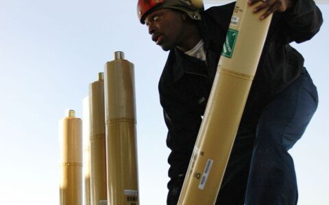 为声纳浮标鸣不平