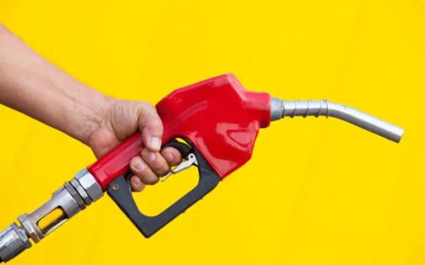 油价调整：注意，预计下调200元/吨，油价还在跌！