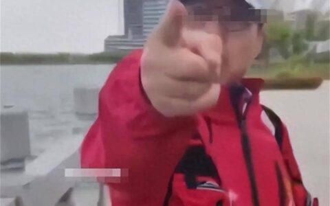 原创
            后续！上海被骂保安未被开除，罗总有苦难言，红衣男子底气谁给的