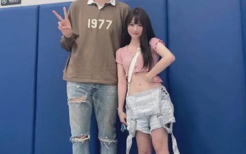 沈梓捷恭贺易建联提新车！赵继伟调侃沈梓捷拉菲梗，中国男篮出征