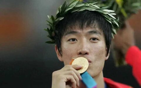 纹身、整容、抢跑、成为网红：吴艳妮想当刘翔，却遭遇舆论风暴