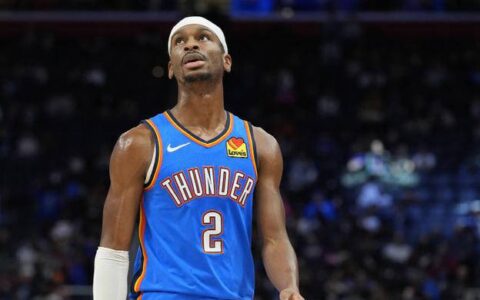 原创
            亚历山大打破季后赛纪录，雷霆遭逢失利