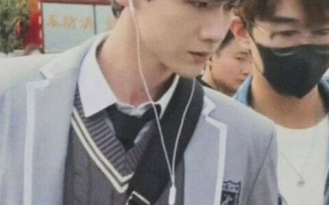 炸裂青春！白敬亭校服路透照，掀起一波校园回忆杀！
