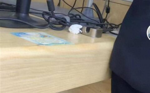 男子为亡父注销手机号被要求全家签字，工作人员：公司要求的