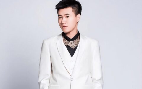 霸哥激动爆粗喊话宝蓝Ning王：说我开挂的能不能道歉！