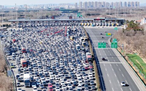 贵州五一高速出口流量创新高