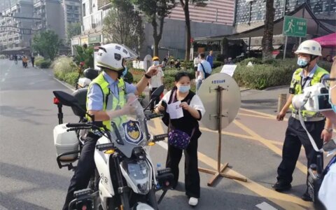 高考首日 成都交警全力护航8.39万考生-成都高速交警官网