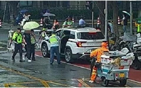 高考首日，交管部门一早接44起考生及家长求助-高考交通管制的通告