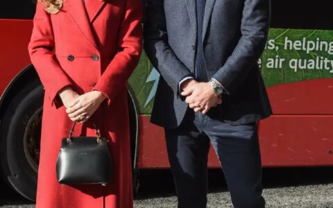 又被凯特王妃惊艳到了，穿复古红色大衣，温婉知性，美得不可方物-凯特王妃穿搭合集