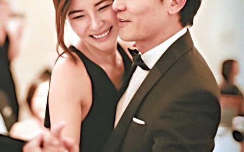 郑伊健蒙嘉慧现身福冈，用日语交流，被指私底下态度差-郑伊健蒙嘉慧逛街