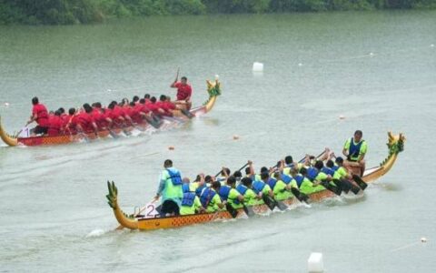 严禁龙舟打黑旗、黄旗，江西上饶多地规范民间游划龙舟活动-江西划龙舟的风俗