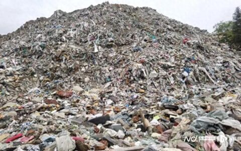 “啥都往这儿堆！”江苏等多地发现“跨省倒垃圾”：垃圾堆成十几米高山-垃圾站女工失踪最新消息