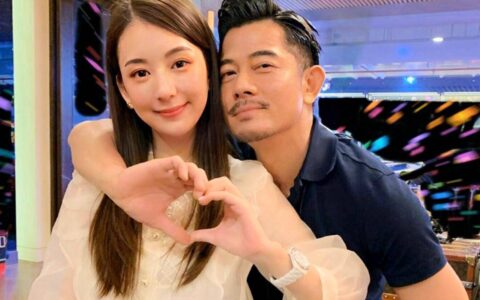 郭富城一家豪华游轮度假，高颜值全家福曝光，幸福气息扑面而来-郭富城夫妇现身杭州机场视频