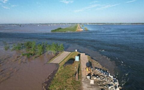 差点干成一条河的洞庭湖，为何突然大决堤？洞庭湖能变回八百里吗-洞庭湖为什么越来越小,会消失吗?