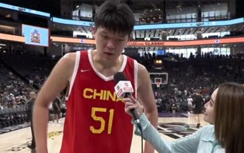 中国男篮62-93黄蜂！赛后各界媒体犀利点评，美媒称赞中国队一人-中国男篮中峰