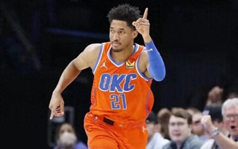 5笔签约官宣！交易市场4位球星领衔，布朗尼KD受伤，球探谈杨瀚森-布朗尼nba首秀时间