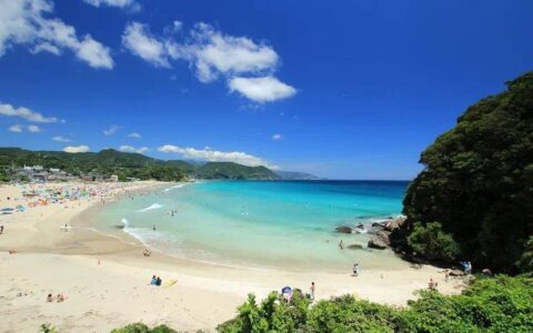 20岁中国女游客在日本海边失踪，海上漂流36小时后被救起！-海外失踪的中国女生