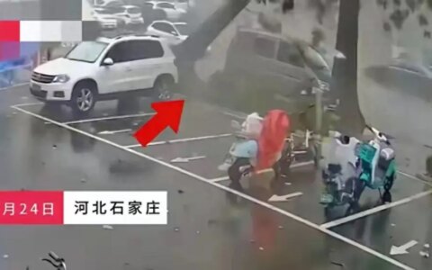 炸裂！石家庄狂风暴雨肆虐，城市瞬间变“战场”！这雨下得太猛了-石家庄暴雨持续多久