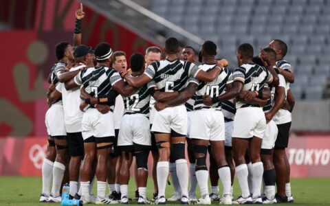 斐济七人橄榄球队奥运卫冕，这是一支搭乘运冻鱼货机到东京的队伍-斐济英式橄榄球