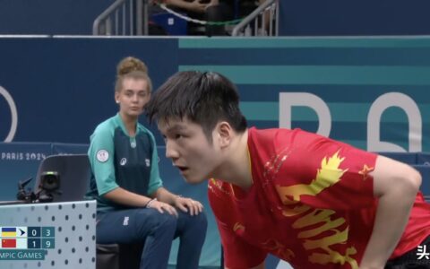 4-0！樊振东轻松打败乌克兰扎穆登科！小胖奥运第1战，刘国梁观赛-樊振东有没有拿过奥运单打冠军
