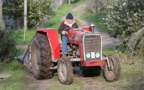 “世界最穷总统”受疫情影响宣布退出政坛，当选时全部家产只有1800美元-全球最穷总统宣布退出政坛