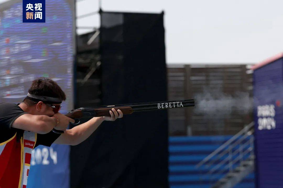 刚刚夺冠，球拍就被奥运摄影师踩断！王楚钦回应-王楚钦比赛摔球拍视频