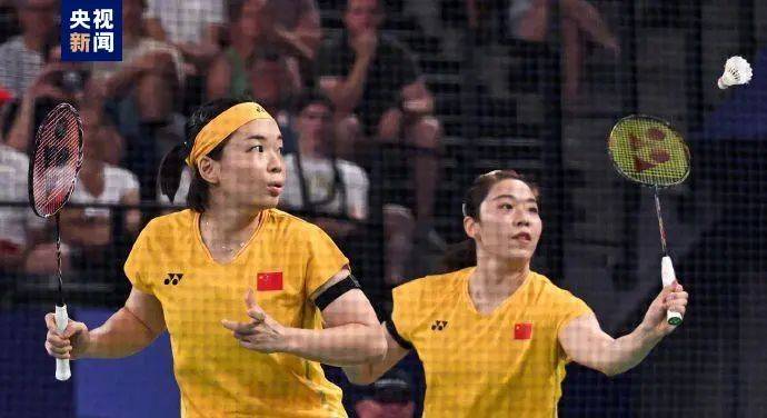 刚刚夺冠，球拍就被奥运摄影师踩断！王楚钦回应-王楚钦比赛摔球拍视频