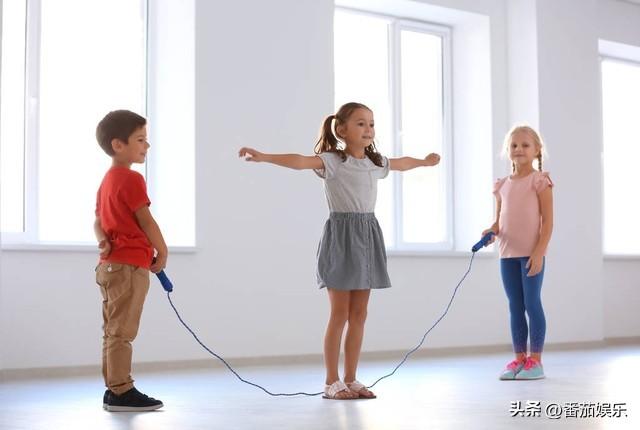 重庆三小学生，跳出亚洲冠军！一根绳，三个娃，他们凭什么惊艳？-重庆小学生跳绳标准成绩