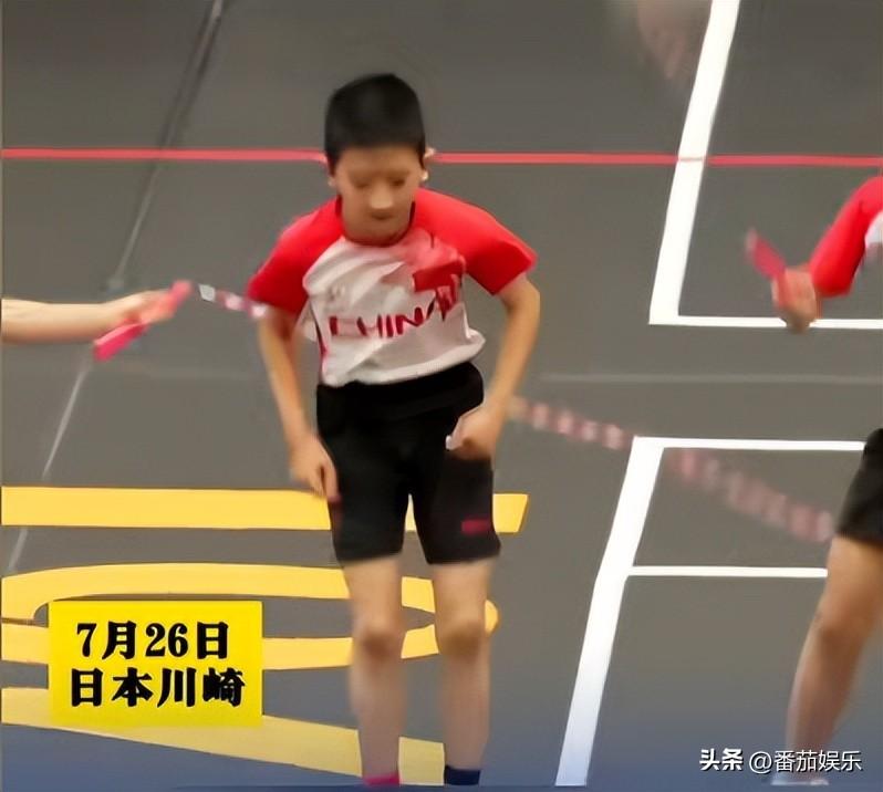 重庆三小学生，跳出亚洲冠军！一根绳，三个娃，他们凭什么惊艳？-重庆小学生跳绳标准成绩