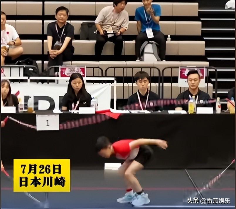 重庆三小学生，跳出亚洲冠军！一根绳，三个娃，他们凭什么惊艳？-重庆小学生跳绳标准成绩