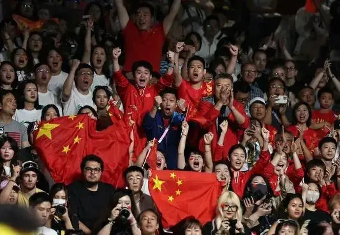 "莎头组合巴黎夺金，众星祝贺，共庆乒乓辉煌时刻！"-莎头组合是谁选的